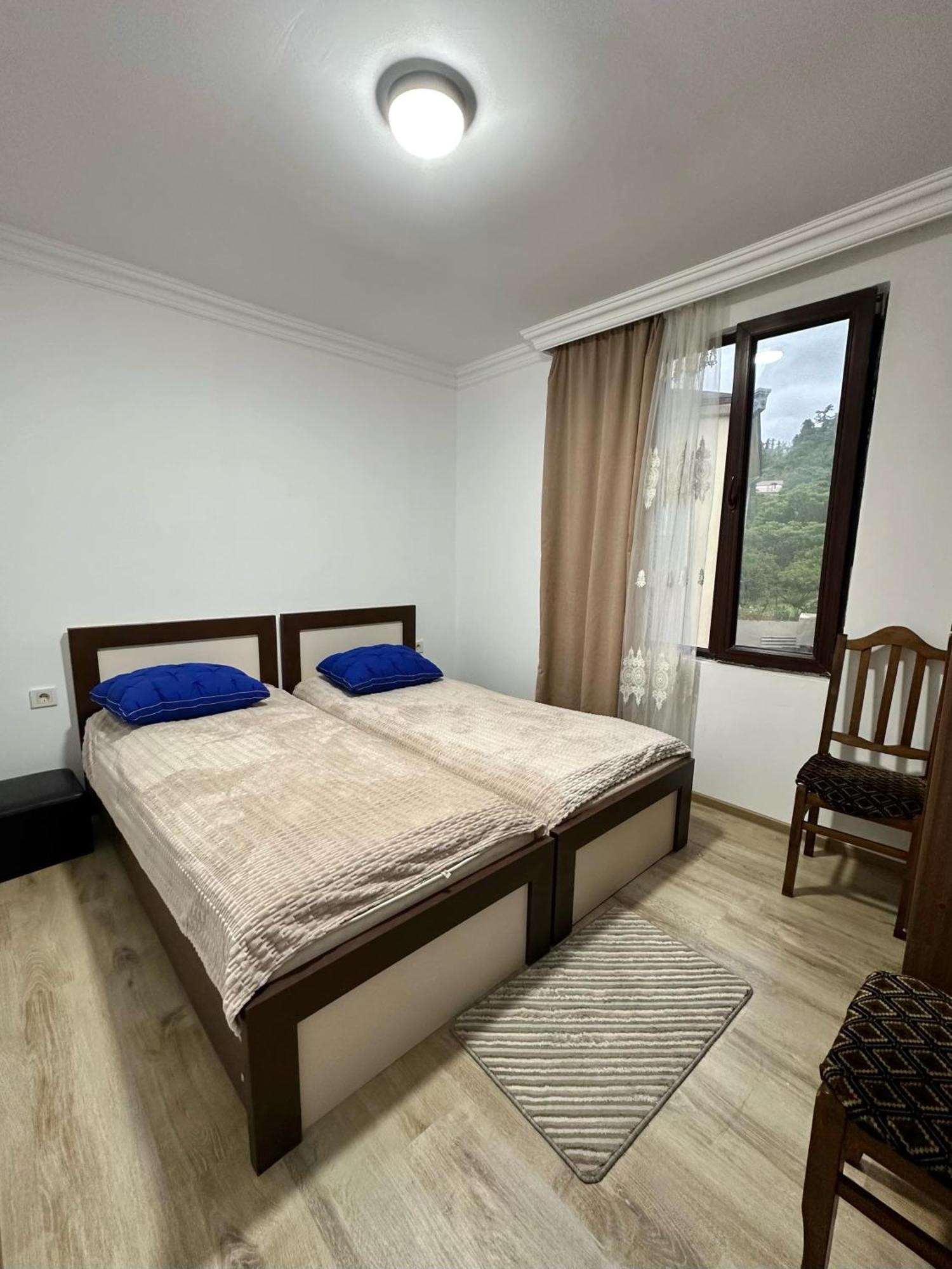 Nita House Hotel Batoemi Buitenkant foto